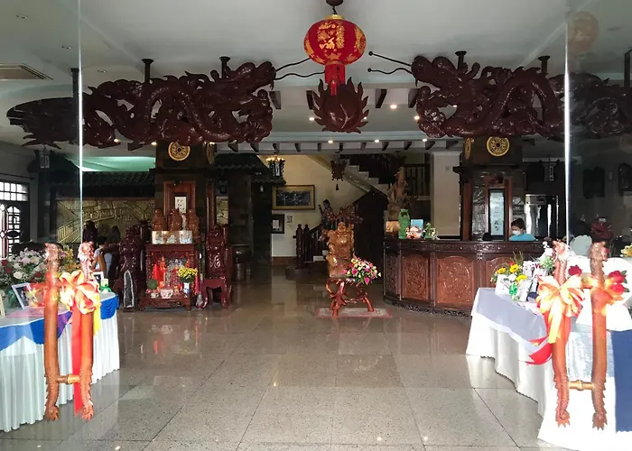 Ca Ty Khách sạn 2*
